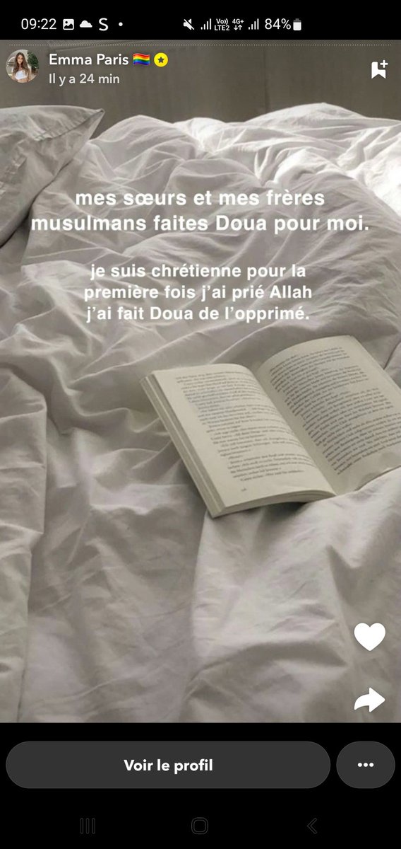 isabellextrao's tweet photo. On marche sur le cul ou quoi la ? EmmaParis elle a peté les plombs https://t.co/Et38mIWGV0