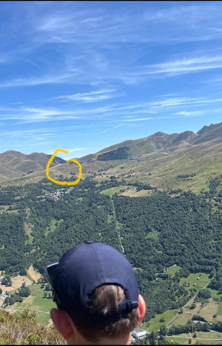 Eh oui mon grand, c’est là que Remco a été dépassé par Vingegaard ! 🥲😬
(J’ai vu ce mur final en allant à Peyragudes, très impressionnant 😱)