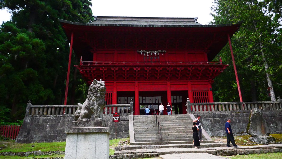 ichiro_matrix's tweet image. ・・
乳頭温泉から3時間のドライブ
『岩木山神社』へ

青森県　岩木山
富士山にも似た
連峰ではなく単独に聳える岩木山の
麓に『岩木山神社』があります
大鳥居から天気が良ければ
本殿の上に岩木山の頂が見える
神々しい構図に
ただただ感動するばかり

末社の白雲龍神社、稲荷神社にもお参りし…