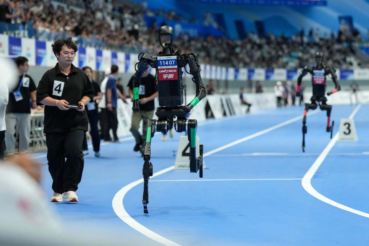 OlympicsCN's tweet image. 🏆🤖 The humanoid robots from Yuzhu Technology just won the 4x100m relay at the World Humanoid Robot Olympics! Looks like they’ve got the &quot;run&quot; down to a science! 😂 #RobotOlympics #SpeedyBots