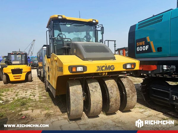 richmchn's tweet image. #MachineryExport
🚢 RICHMCHN delivered heavy hitters to Algeria 🇩🇿!
One XCMG ZL50GN wheel loader 🚜 (5t load, 3m³ bucket) + one XCMG XP263 road roller 🛣️ (26t, strong climbing).
Ready to power local projects with strength &amp;amp; efficiency 💪.
#XCMG #wheelloader #roadroller #Algeria