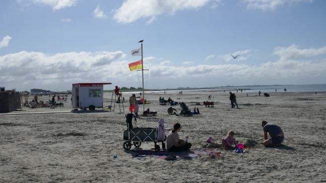 Vandaag Actueel Weer janvissersweer.nl/vandaag-actuee… De Spaanse 'tortura' is bijna voorbij. Dinsdag daalt de temperatuur in Spanje met 5 tot 10 graden ten opzichte van het extreem hoge niveau van de laatste dagen. Zondag werd op 28% van de weerstations van de Spaanse weerdienst 40+