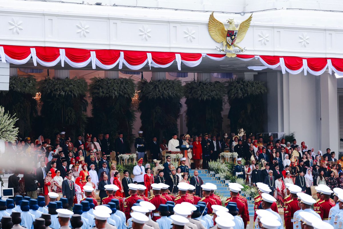 JatimDemokrat's tweet photo. Hadiri Upacara Peringatan HUT ke-80 RI, Menko AHY: Momentum Satukan Energi Bangsa untuk Wujudkan Indonesia Maju.
.
#menkoAHY #Demokratjatim #JawaTimur #pdemokrat #Kemenkolnfra #kemenkoinfrastruktur #Jatim #hut80 https://t.co/mfo1TJJxa4