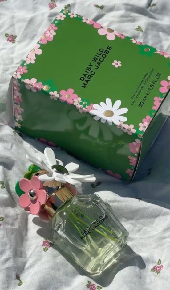 qtpilove's tweet photo. wehhhh I terjumpa this lubuk kedai from Malaysia yg menjual Luxury Perfume dgn harga more than 90% off discount 😭

1. Miss Dior
2. YSL
3. Versace
4. Chanel
5. Victoria Secret
6. Sauvage
7.  Jo Malone
8. Gucci

And many more di thread bawah👇🏻 

Bookmark and save now for purchase https://t.co/91qpJ9F8Ho