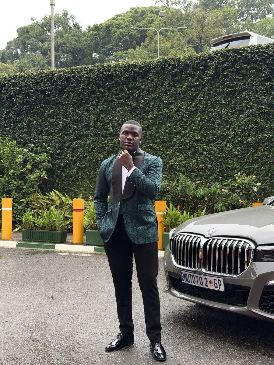 aaronx_ug tweet media