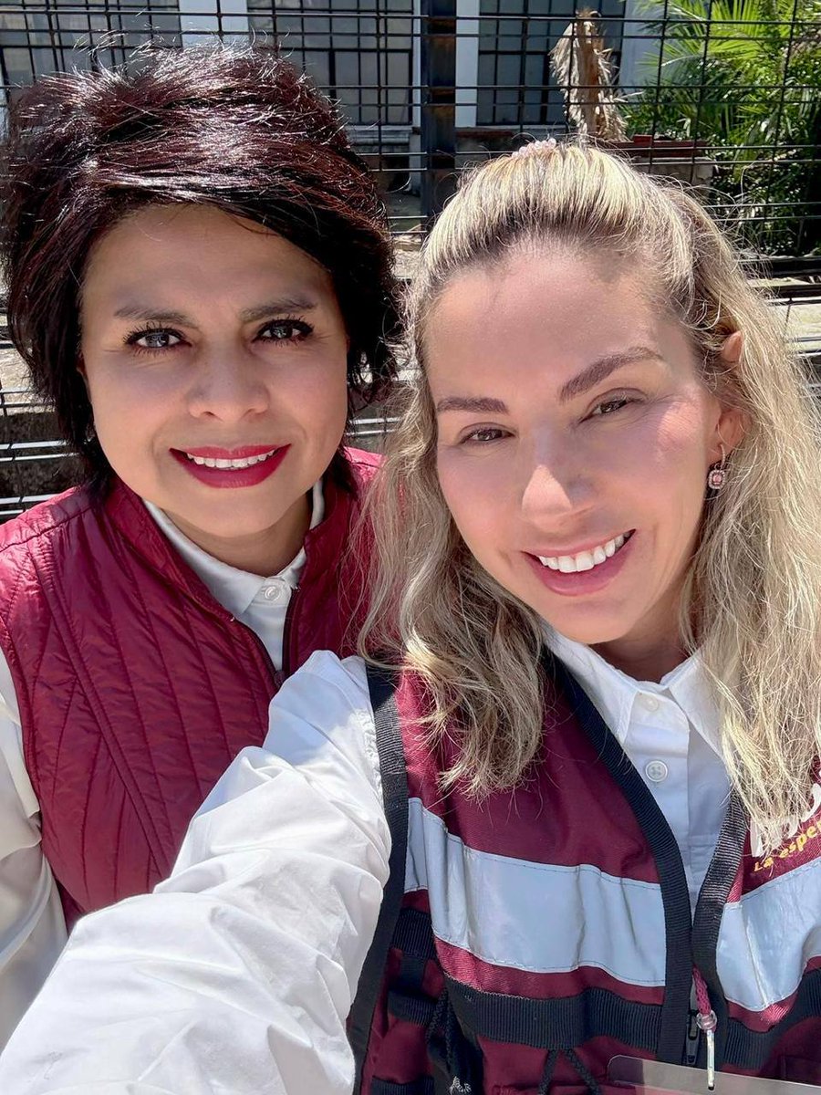 IlianaSanchezCh's tweet photo. 🤝🏾Este domingo estuve presente y acompañando la conformación del Comité de @PartidoMorenaMx en la sección 4575 en la Roma Sur 1, en #Cuauhtémoc.
Morena es un movimiento del pueblo que seguirá #HaciendoHistoria.
#ComitésMorena
#SumateAMorena
#SomosMillones https://t.co/azypw8NYZN