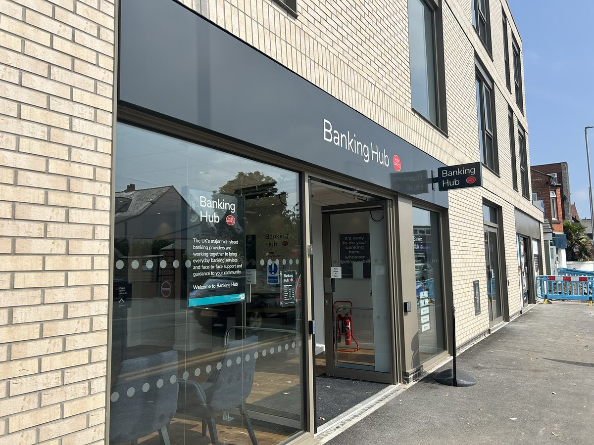West Kirby’s new permanent banking hub has opened.

It is located in one of two ground floor retail units at the new ‘Hilbre Sands’ development on Dee Lane.

Read the full story on our website.

westkirby.todaynews.co.uk/2025/08/15/new…