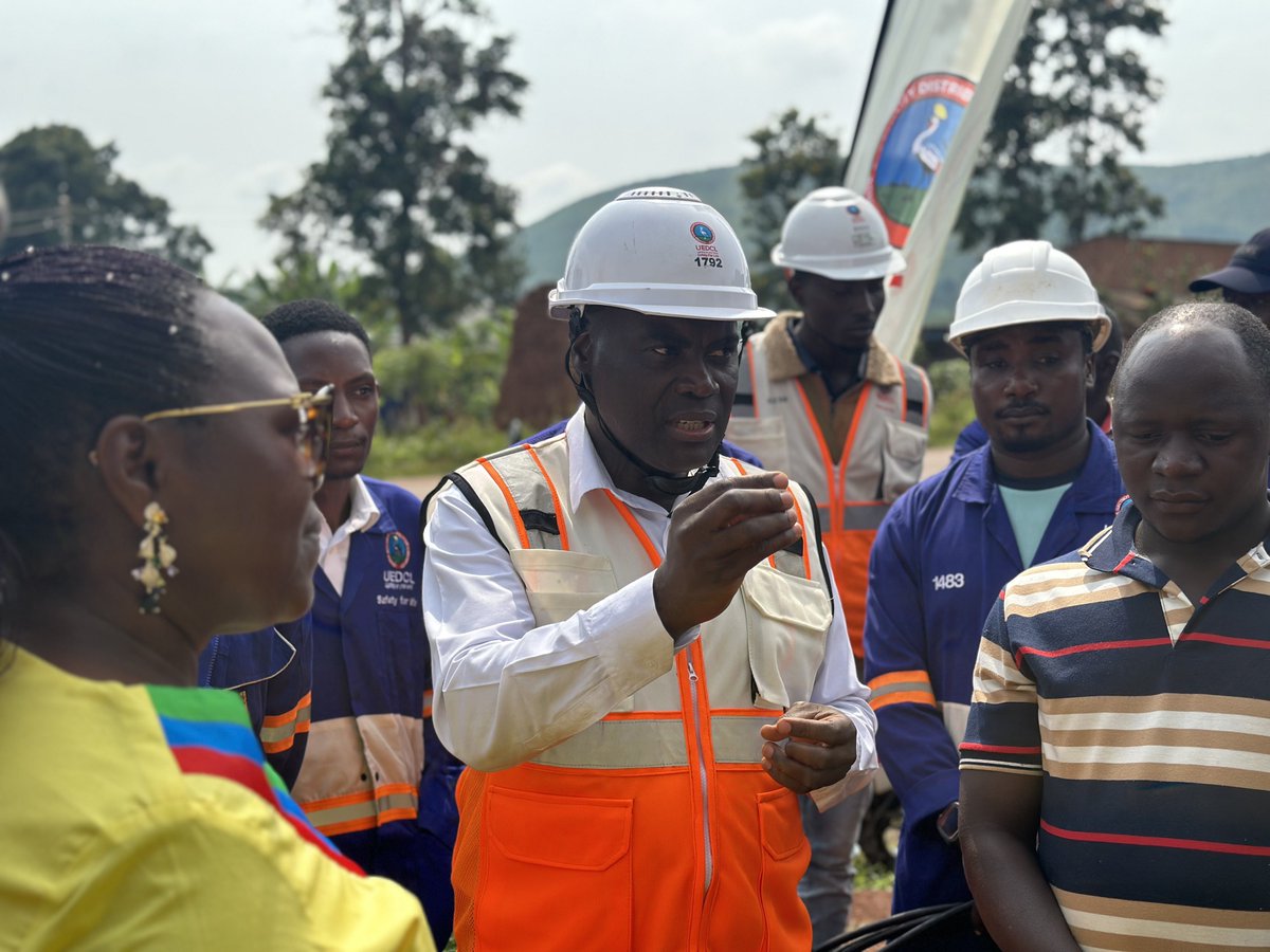 NankabirwaRS's tweet photo. In Bukomero, under the Uganda Electricity Distribution Company Limited @UEDCLTD , I officially launched the new Electricity Access Scale-Up Project (EASP) and the Electricity Connections Policy (ECP). The World Bank–funded EASP aims to add 900,000 new customers to the national grid, while enhancing the reliability and affordability of electricity supply.