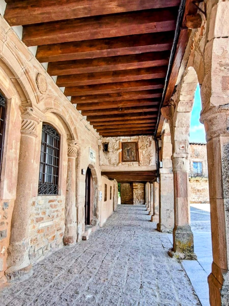 Soria está de moda (@soriaestademoda) on Twitter photo ¡Si visitas Medinaceli, no te olvides de admirar la fachada de la Alhóndiga en la Plaza Mayor!
📸 Sandra P. M.
#medinaceli #alhondiga #soria #soriaestademoda #turismo #españa #castillayleon #patrimonio <a href="/CyLEsVida/">Turismo Castilla y León</a> ¡Si visitas Medinaceli, no te olvides de admirar la fachada de la Alhóndiga en la Plaza Mayor!
📸 Sandra P. M.
#medinaceli #alhondiga #soria #soriaestademoda #turismo #españa #castillayleon #patrimonio <a href="/CyLEsVida/">Turismo Castilla y León</a>