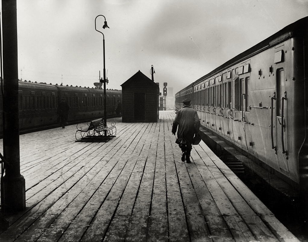 Platform at Blackfriars station, London, 1946 - by William Vanderson, English