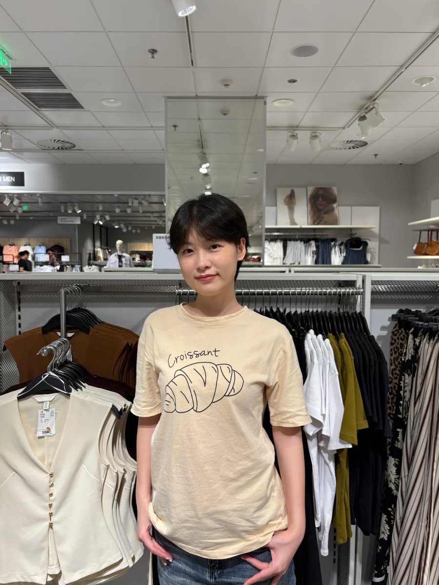 yiyi94293's tweet image. 聽說試衣間口 真的很刺激
現在缺一個 來NET找我
要約試衣間嗎？
#NET #五甲