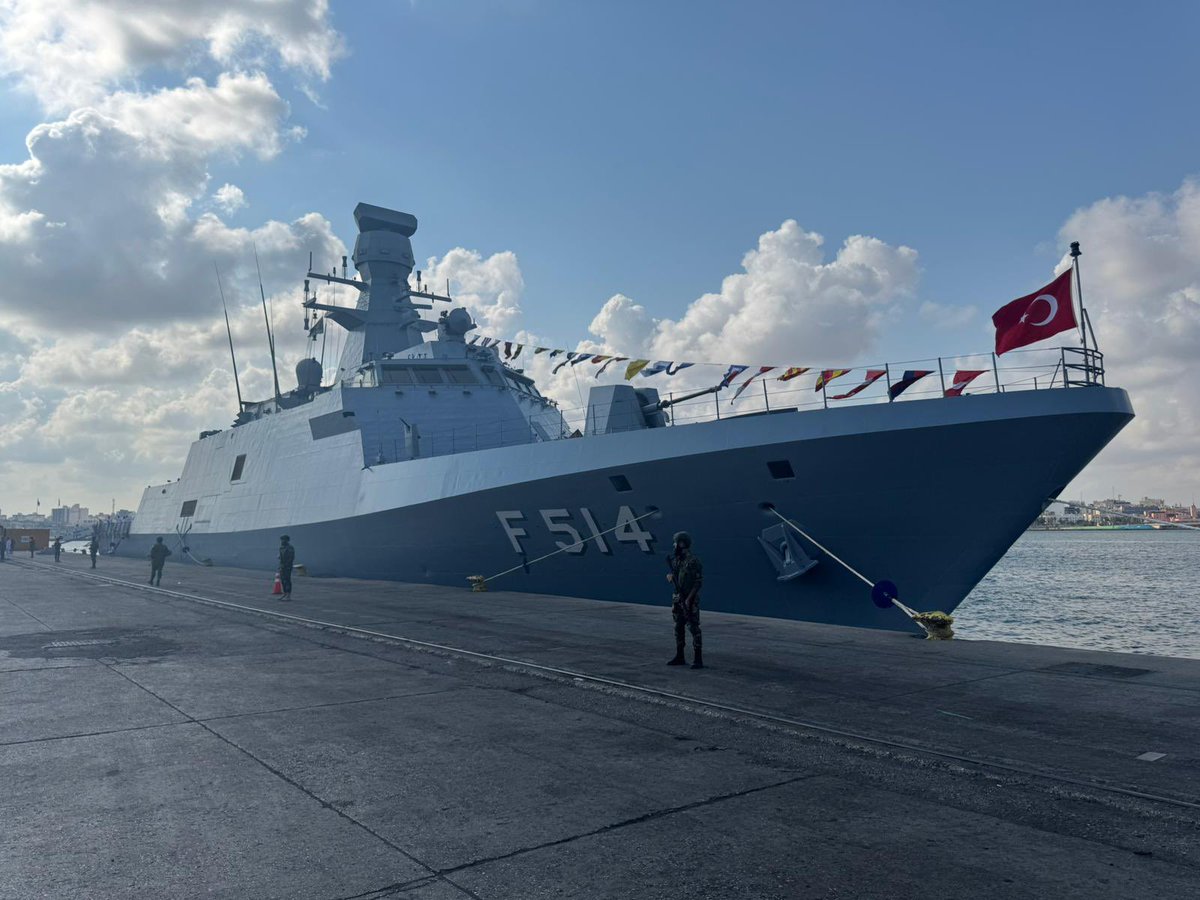 TurkishCentury's tweet image. 🇹🇷🇱🇾 Turkish Navy's indigenous #MILGEM Ada-class guided missile corvette #TCGKınalıada is conducting a port visit to #Tripoli as a show of support and continuing cooperation with brotherly #Libya amid escalating tensions in the Mediterranean over Israel's war crimes in #Gaza. ⚓️