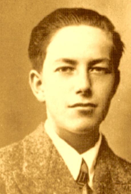 Août 1943. Enfin une lettre. Des mois que les Warocquier s'inquiétaient. Leur fils Claude n'a pu gagner Londres et les rassure : "Tout va bien dans mon nouveau travail". Son travail ? Saboteur FTP. Pris en septembre, lui qui ne voulait pas tuer est fusillé le 6 octobre. 20 ans.