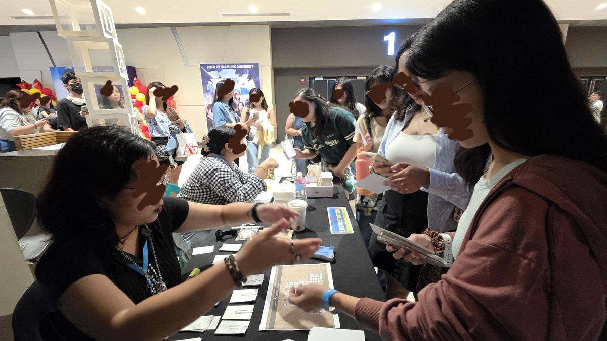 WalkWithPil's tweet image. Back-to-back block screenings for #6Days this weekend were a blast! 🫨
You never failed to amaze us, MyDays!!!🍀 Knowing that around 400~ MyDays gathered together for Day6 just proves that we are ONE!

Thank you so much, MyDays, for all the support, patience, and love! This event