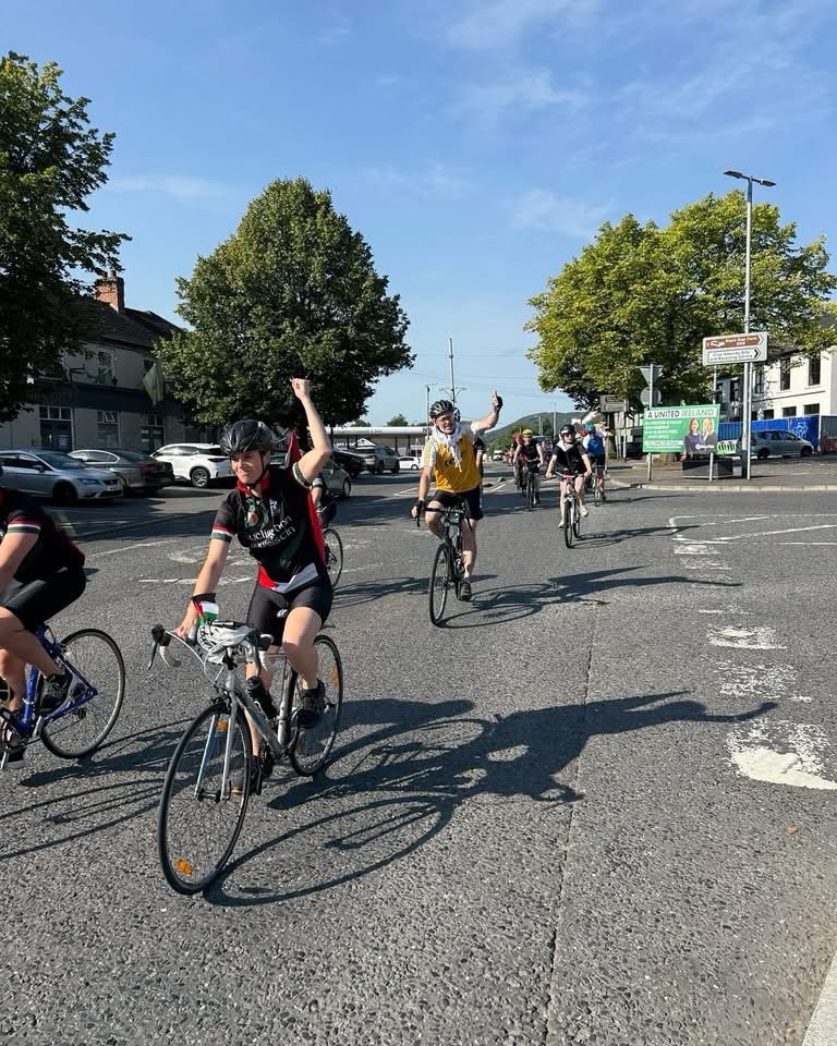 PocFada's tweet image. Proud to be in Camloch this morning to greet the team of cyclists on the Dublin to Belfast journey in solidarity with the people of Gaza. 

Ádh mór as you continue your cycle 

#PalestinianLivesMatter
#dontstoptalkingaboutpalestine