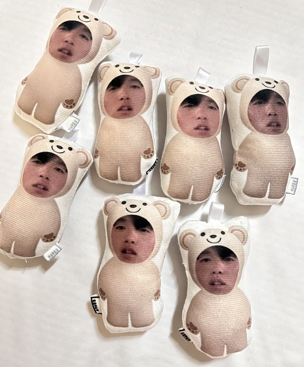 www_cho_'s tweet photo. Cho hyeongwoo photo
plush keychain
10cm x 5cm 
조형우 곰돌이 포토키링입니따… –  ̫ –
작아서 키링처럼 달구다니면 짱,귀,템.. OTL

#RT 추첨 3분께 드리도록 하겟습니따.. 
추첨은 형우 멀티히트 치는 날 ~.< https://t.co/DUmDa7DfQD