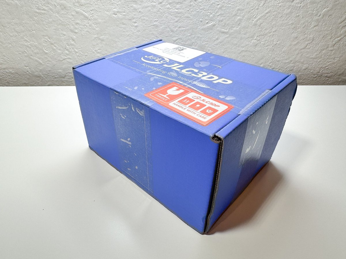 TaroAozora's tweet image. JLCPCBで「Xreal Air2 Pro」の遮光パーツをプリントしてみました。

今回も衝撃の「$4」

送料込みって安すぎない？
気軽に光造形できるのはやっぱ良いっすね。

#jlc3dp #xreal  #3dプリンター