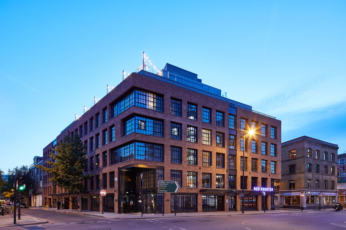 An industrial jewel in the heart of Shoreditch 💎

The Mondrian Hotel combines a red brick facade with Reynaers' aluminium solutions. This hotel's heritage style matches the industrial history of the local area.
 
Photographer - Andy Stagg

Learn more: brnw.ch/21wUZs4