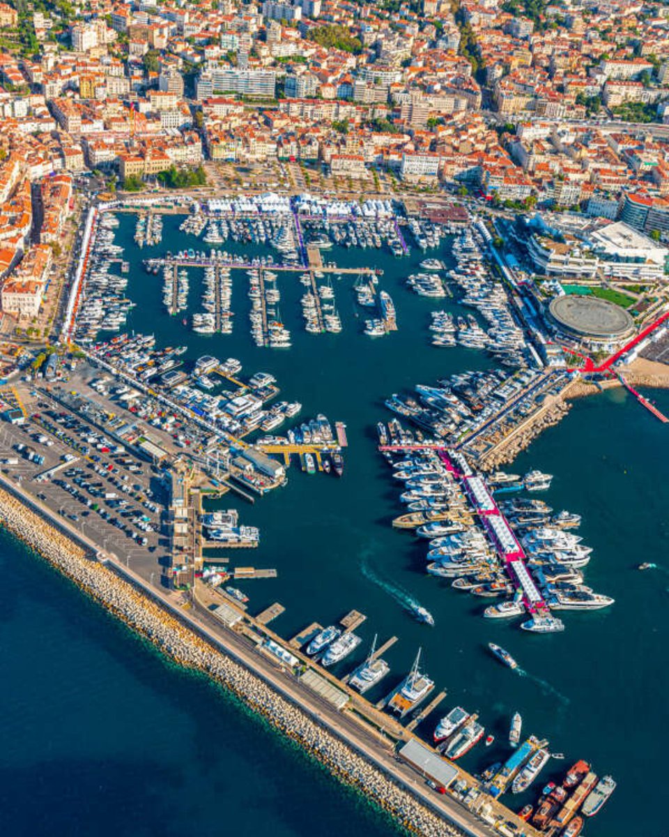 Del 9 al 14 de septiembre, Marina Port Valencia estará presente en el prestigioso Cannes Yachting Festival con el Stand Palais048. Daremos a conocer nuestro proyecto de transformación diseñado para convertir la marina en referente náutico del Mediterráneo

#CannesYachtingFestival