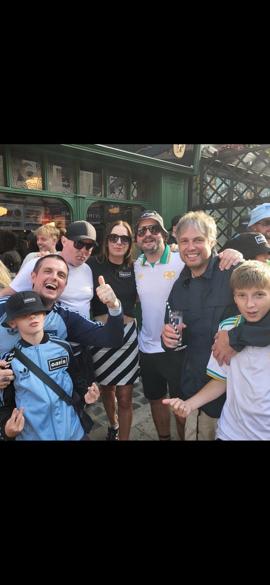 celt00's tweet image. Few pints of stout in The Celt the up to Croke for Oasis. 😎