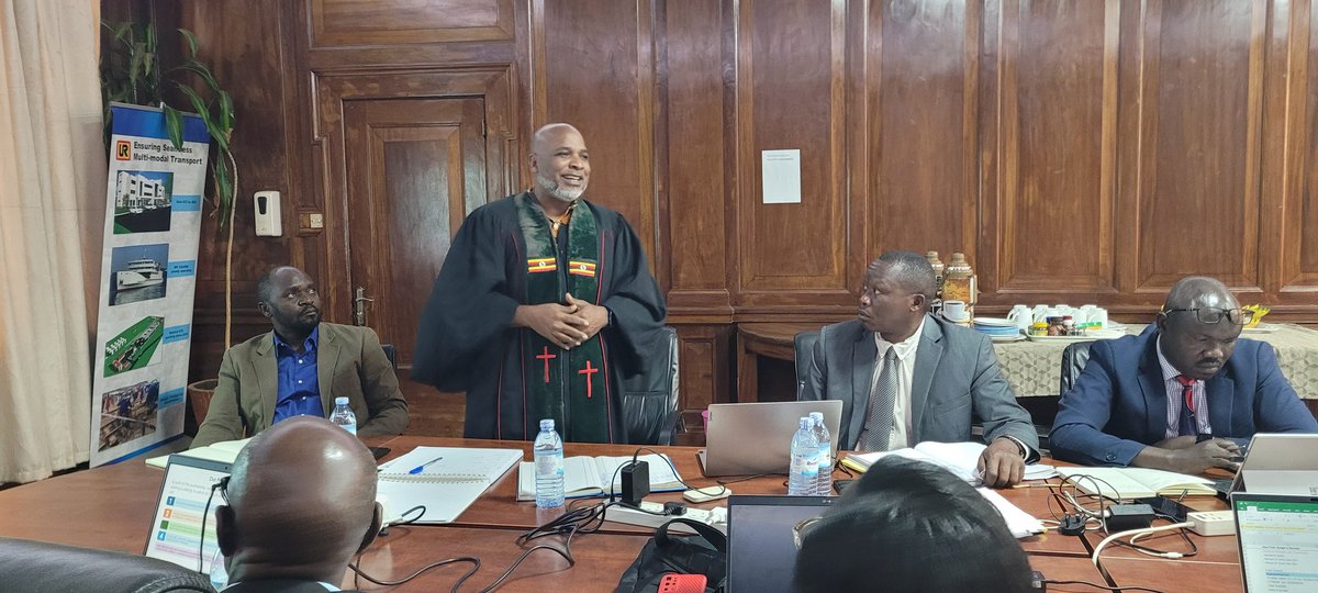 RailwaysUganda's tweet photo. Before we do the #TulumbeKuGgaali, @pastor_sempa paid us a visit to discuss very pertinent issues. We shall keep you updated. In the meantime, #RSA is cooked today. Come yall and celebrate the @UgandaCranes. Let's show the Bafana boys the love we got for our team. #CHAN24 https://t.co/AihzVYRk2U