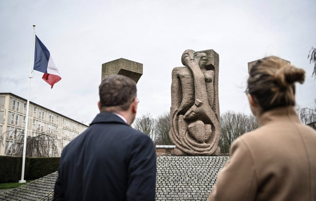 Aurore Bergé (@auroreberge) on Twitter photo Il y a 81 ans, le camp de Drancy était libéré.  Lieu d’internement, d’humiliation, d’attente avant la déportation.
Plus de 63 000 Juifs y ont été enfermés avant d’être envoyés vers la mort. Combien de Français sont passés à côté dans l’indifférence ? 
Ne jamais oublier. Ne Il y a 81 ans, le camp de Drancy était libéré.  Lieu d’internement, d’humiliation, d’attente avant la déportation.
Plus de 63 000 Juifs y ont été enfermés avant d’être envoyés vers la mort. Combien de Français sont passés à côté dans l’indifférence ? 
Ne jamais oublier. Ne