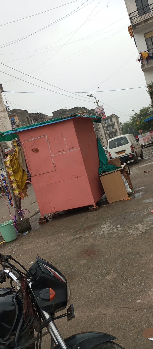 Chirag Rai (@chiragrainoida) on Twitter photo नोएडा सेक्टर 122 ews जनता फ्लैट में अवैध रूप से अतिक्रमण कर रहे दुकानदार हर रास्ते में दुकानदारी का एक लोहे का बना हुआ दुकान लगाया जा रहा है फ्लैट के अंदर जिससे आम जनता को परेशानी का सामना करना पड़ता है <a href="/CeoNoida/">CEO, NOIDA Authority</a> <a href="/noida_authority/">NOIDA Authority</a> <a href="/PMOIndia/">PMO India</a> <a href="/myogiadityanath/">Yogi Adityanath</a> <a href="/yadavakhilesh/">Akhilesh Yadav</a> नोएडा सेक्टर 122 ews जनता फ्लैट में अवैध रूप से अतिक्रमण कर रहे दुकानदार हर रास्ते में दुकानदारी का एक लोहे का बना हुआ दुकान लगाया जा रहा है फ्लैट के अंदर जिससे आम जनता को परेशानी का सामना करना पड़ता है <a href="/CeoNoida/">CEO, NOIDA Authority</a> <a href="/noida_authority/">NOIDA Authority</a> <a href="/PMOIndia/">PMO India</a> <a href="/myogiadityanath/">Yogi Adityanath</a> <a href="/yadavakhilesh/">Akhilesh Yadav</a>