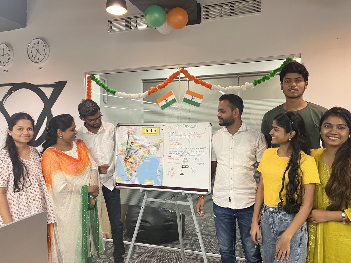 TechAlchemy's tweet image. From tricolour outfits to shared pride 🇮🇳✨ — our office came together this #IndependenceDay to celebrate unity, diversity &amp;amp; secularism. 💚🤍🧡

#unity #Diversity #officecelebration