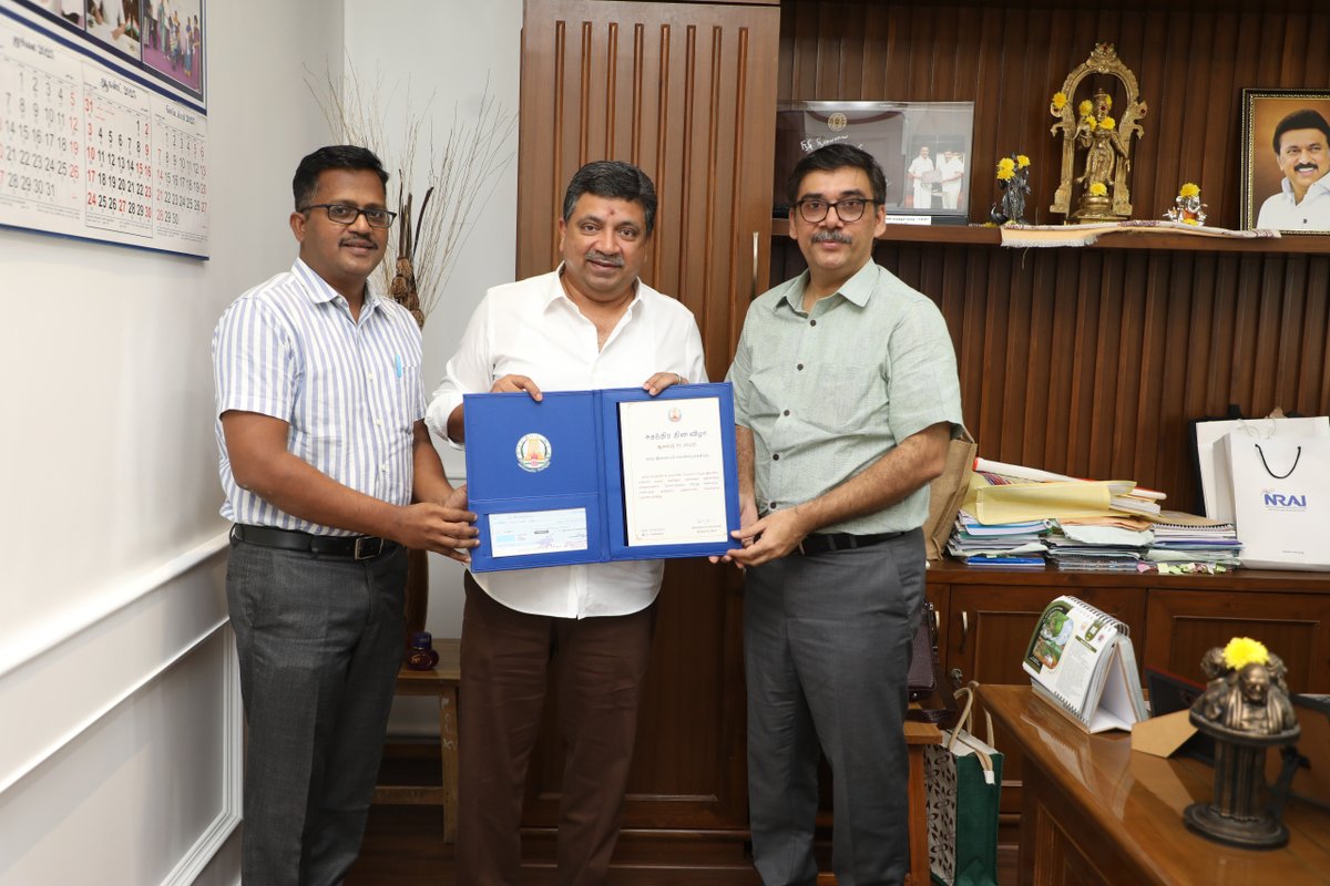 Dr P Thiaga Rajan (PTR) (@ptrmadurai) on Twitter photo தமிழ் மக்கள் உலகின் எந்த மூலையில் வாழ்ந்தாலும் தங்குதடையின்றி தாய்த் தமிழ் மொழியை கற்கவும், தகவல் தொழில்நுட்ப யுகத்திற்கு ஏற்றாற்போல் நம் மொழியை தகவமைத்து தமிழை பரவலாக்கவும் தொலைநோக்குப் பார்வையுடன் தலைவர் கலைஞர் துவங்கிய தமிழ் இணையக் கல்விக்கழகத்தின் <a href="/TVA2001/">Tamil Virtual Academy</a> சீரியப் பணிகள், தமிழ் மக்கள் உலகின் எந்த மூலையில் வாழ்ந்தாலும் தங்குதடையின்றி தாய்த் தமிழ் மொழியை கற்கவும், தகவல் தொழில்நுட்ப யுகத்திற்கு ஏற்றாற்போல் நம் மொழியை தகவமைத்து தமிழை பரவலாக்கவும் தொலைநோக்குப் பார்வையுடன் தலைவர் கலைஞர் துவங்கிய தமிழ் இணையக் கல்விக்கழகத்தின் <a href="/TVA2001/">Tamil Virtual Academy</a> சீரியப் பணிகள்,