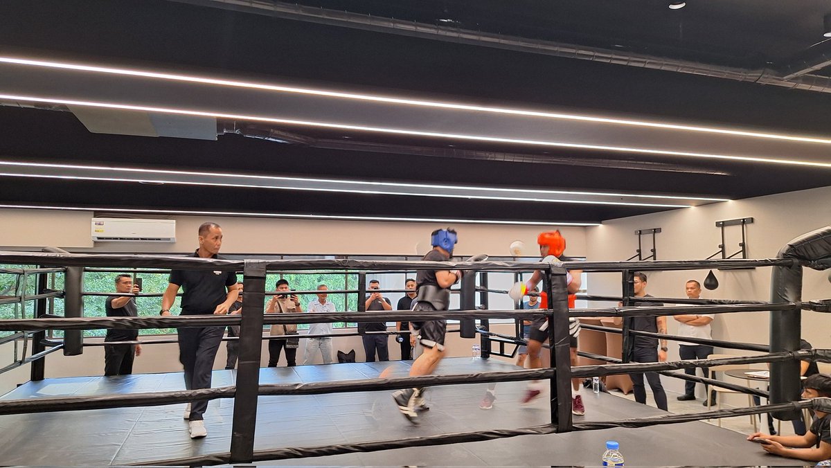 We're here in Pasig for the opening of Fight League, a fitness center dedicated to combat sports.