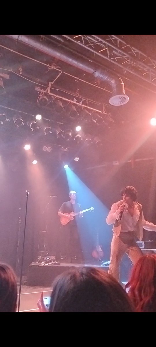 _MissHarmony_'s tweet photo. Coming back on here to share my impressions of last night's @spencermusic's show in Hamburg. As always, big fun watching his performance!! Keep going! 💪✨ https://t.co/4oXZtUx6Jb