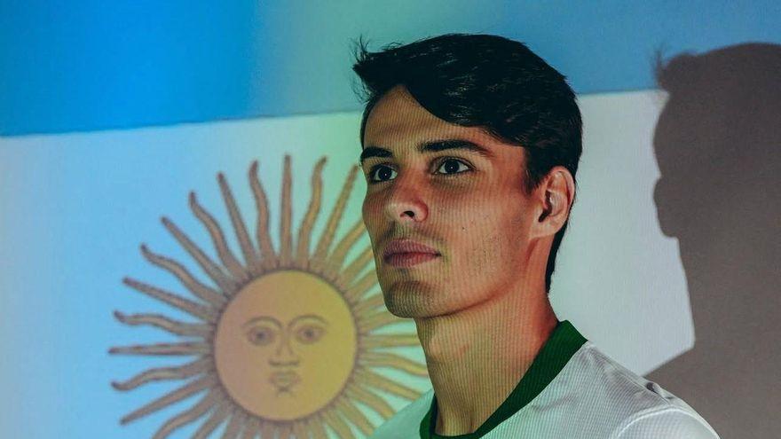 informacion_es's tweet photo. Fede Redondo, inscrito en LaLiga: podrá jugar el Elche-Betis https://t.co/WAq8ZzIfYk https://t.co/Ps8oPHlBG9