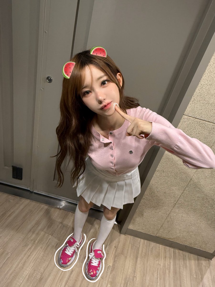 official_QWER's tweet photo. › 📂 QWER https://t.co/rALYZzZuV4