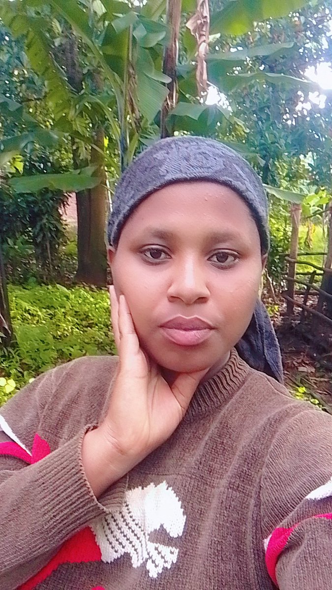 ryihuri's tweet photo. usibyeko @Benithamahrez5 adashyiraho iriya misatsi mihahano niki @MaiAnntrendy arusha @Benithamahrez5 wenda usibye #Inyombya nunvise 😂😂😂😂😂 koko uwihuse yarapfuye https://t.co/qFT7YWK9TB