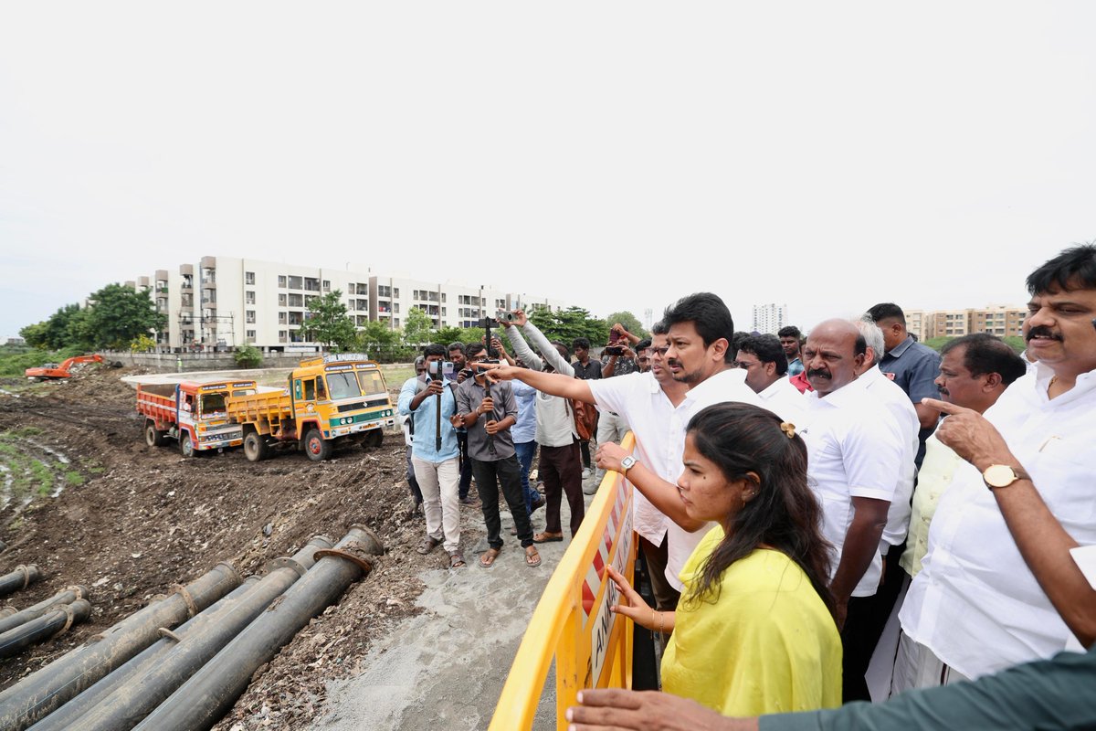 Udhay (@udhaystalin) on Twitter photo தென் சென்னை பகுதியில் மழைக்காலத்தில் வெள்ளம் தேங்கிடாத வகையில், பள்ளிக்கரணை சதுப்பு நிலத்திலிருந்து பக்கிங்காம் கால்வாய் வரை ரூ.91 கோடி பல்வேறு வெள்ளத்தடுப்புப் பணிகள் மேற்கொள்ளப்பட்டு வருகின்றன. 
முக்கியமாக, ஒக்கியம் மடுவை ரூ. 27 கோடி மதிப்பில், தூர்வாரி ஆழப்படுத்தும் பணிகளை தென் சென்னை பகுதியில் மழைக்காலத்தில் வெள்ளம் தேங்கிடாத வகையில், பள்ளிக்கரணை சதுப்பு நிலத்திலிருந்து பக்கிங்காம் கால்வாய் வரை ரூ.91 கோடி பல்வேறு வெள்ளத்தடுப்புப் பணிகள் மேற்கொள்ளப்பட்டு வருகின்றன. 
முக்கியமாக, ஒக்கியம் மடுவை ரூ. 27 கோடி மதிப்பில், தூர்வாரி ஆழப்படுத்தும் பணிகளை