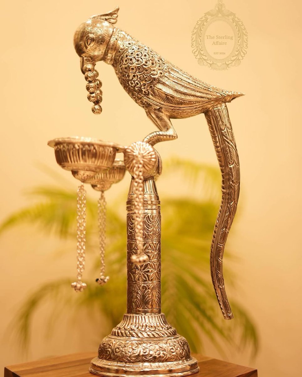 sterlingaffaire's tweet image. #ProductOfTheDay: The Royal Parrot from #TheSterlingAffaire

A tribute to #TheArtOfNaqashi, each detail hand-etched to perfection. 
Can be styled as a versatile charm or a statement accent.

DM for enquiries. 
#giftideas #silverplatedgifts 

@KarishmaSain @ishitasharmaa