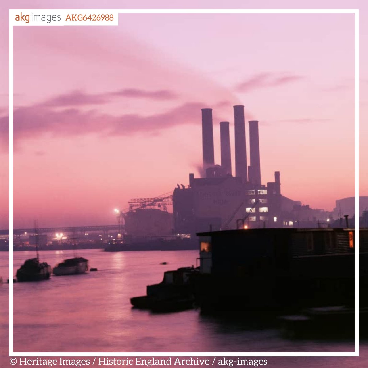 akglondon's tweet photo. Let's brighten the start of your week with a burst of colours from London. Not content with its 'grey' reputation, these vibrant images bring the capital to life, and show us London life and landmarks in their brightest, boldest selves.

https://t.co/0QfrSrxCGv https://t.co/2OW1DhR0yH