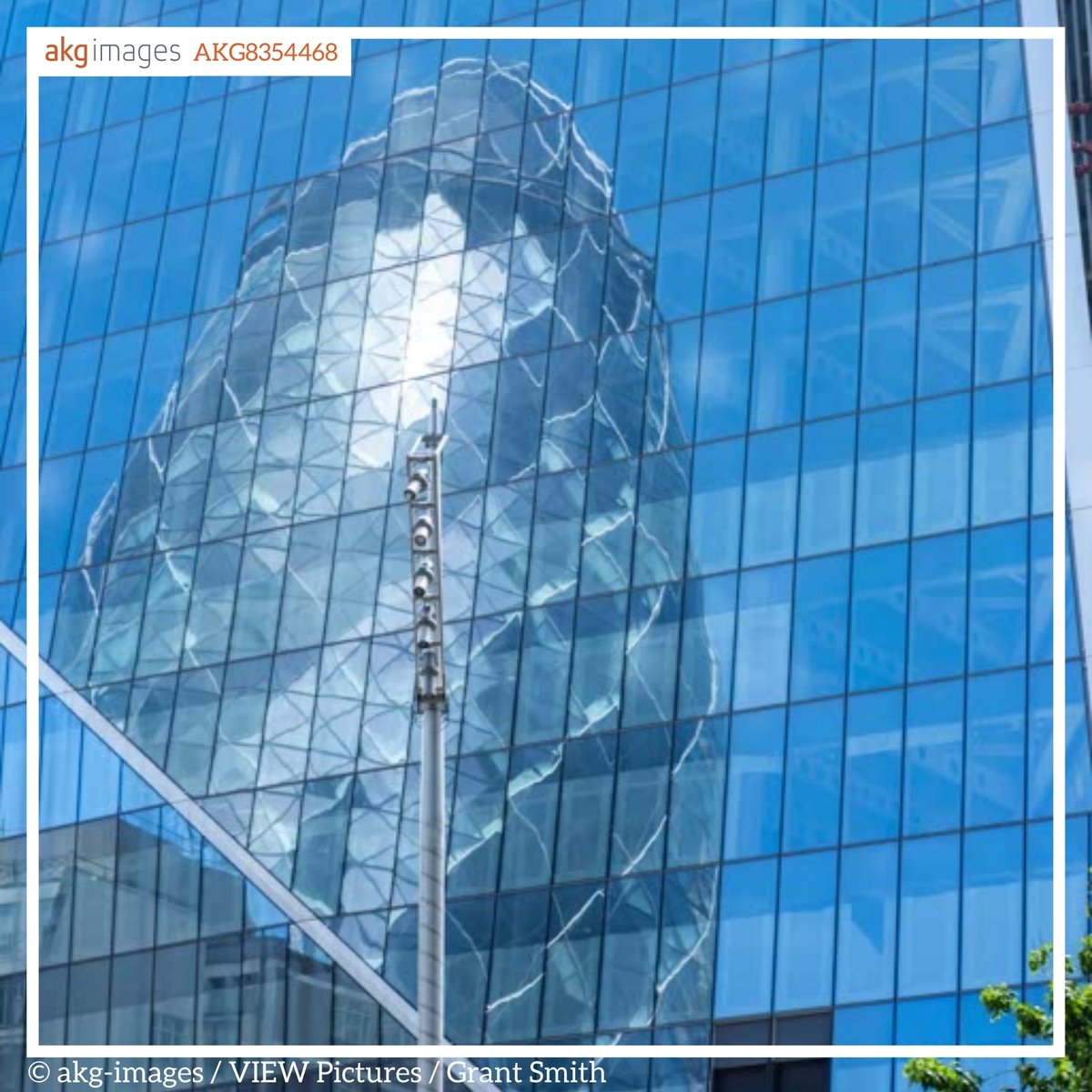 akglondon's tweet photo. Let's brighten the start of your week with a burst of colours from London. Not content with its 'grey' reputation, these vibrant images bring the capital to life, and show us London life and landmarks in their brightest, boldest selves.

https://t.co/0QfrSrxCGv https://t.co/2OW1DhR0yH