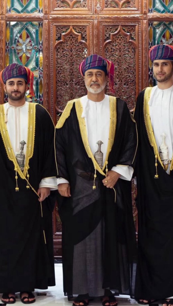 محافظة ظفار تتألق بجمال خريفها الممطر، ويزداد سحرها بتشريف مولانا السلطان #هيثم_بن_طارق المعظم، حفظه الله ورعاه.
#ظفار_ترحب_بالمقدم_الميمون