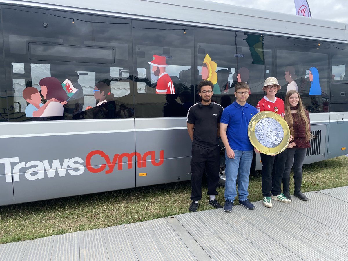 Rydym yn buddsoddi £15M i roi tocynnau bws rhatach i bobl ifanc

Mae'r cynllun ar gyfer pobl 16 i 21 oed yn dechrau ar 1 Medi

Bydd angen FyNgherdynTeithio ar bobl ifanc i gael tocynnau rhatach gyda chwmnïau sy'n cymryd rhan

llyw.cymru/tocyn-bws-1-i-…
Cyflawni eich blaenoriaethau