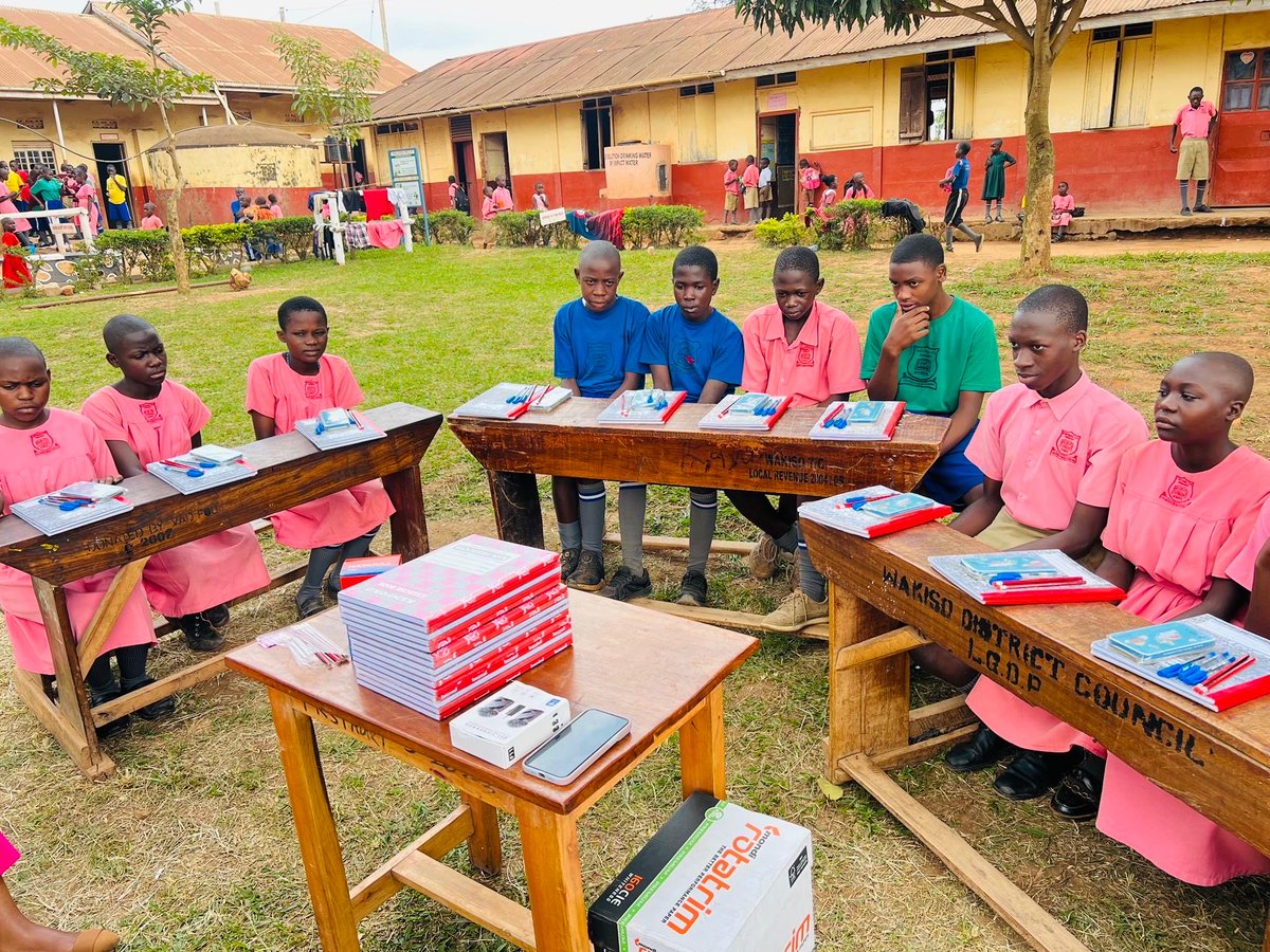 Hope Nankunda (@nankunda20) on Twitter photo Its the little things that make the biggest Difference in the lives of Young People: Many times, Young people have dropped out of school due to lack of scholastic materials:
We at <a href="/RaisingTeensUg2/">Raising Teenagers Uganda🇺🇬</a> are happy to make it possible for some students to access what they need to stay in Its the little things that make the biggest Difference in the lives of Young People: Many times, Young people have dropped out of school due to lack of scholastic materials:
We at <a href="/RaisingTeensUg2/">Raising Teenagers Uganda🇺🇬</a> are happy to make it possible for some students to access what they need to stay in