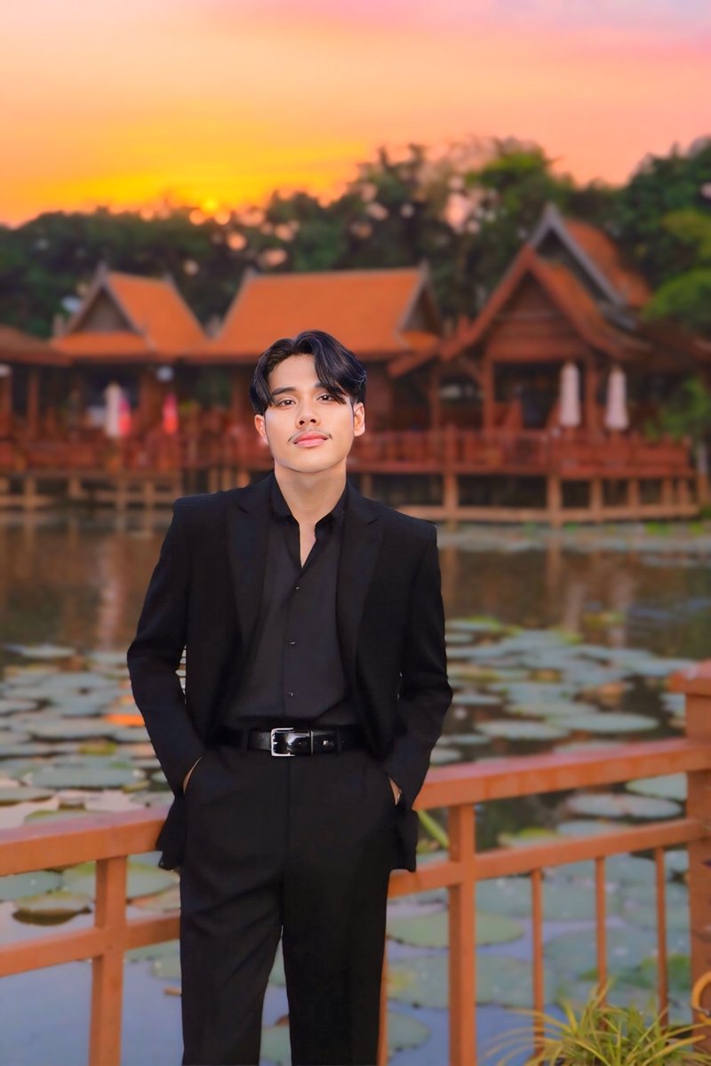 SaranNhoem's tweet photo. The sun goes down #Supernova https://t.co/AdiXiw8qzZ