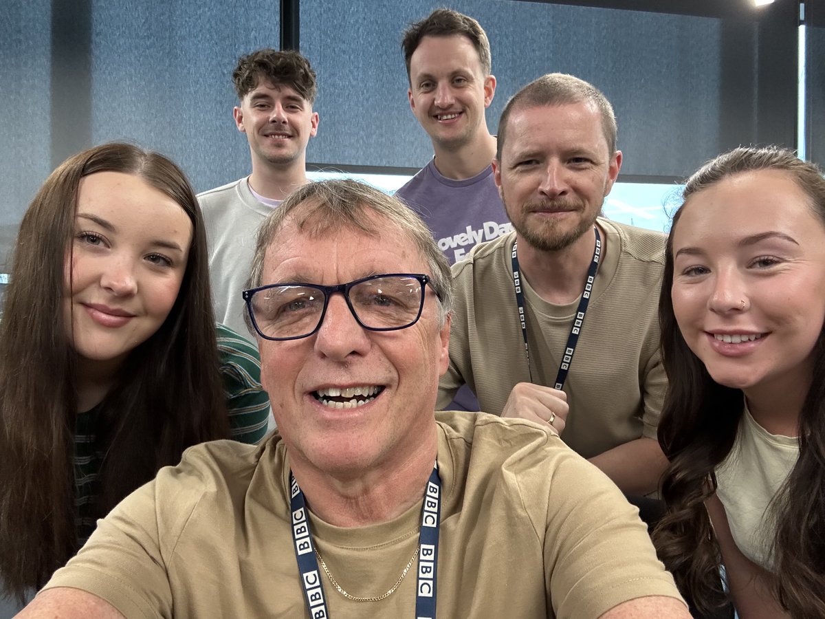 robphillipshere's tweet photo. Back on 📻 today hosting the ⁦@BBCRadioWales⁩ phone-in at 12 with this top team!! I want YOUR views on - litter at our tourist/beauty hotspots; violence against nurses &amp; have you left a gig or game early? Call/WhatsApp or voice note me on 03700100110 or text 81012. https://t.co/7US4DuP43j