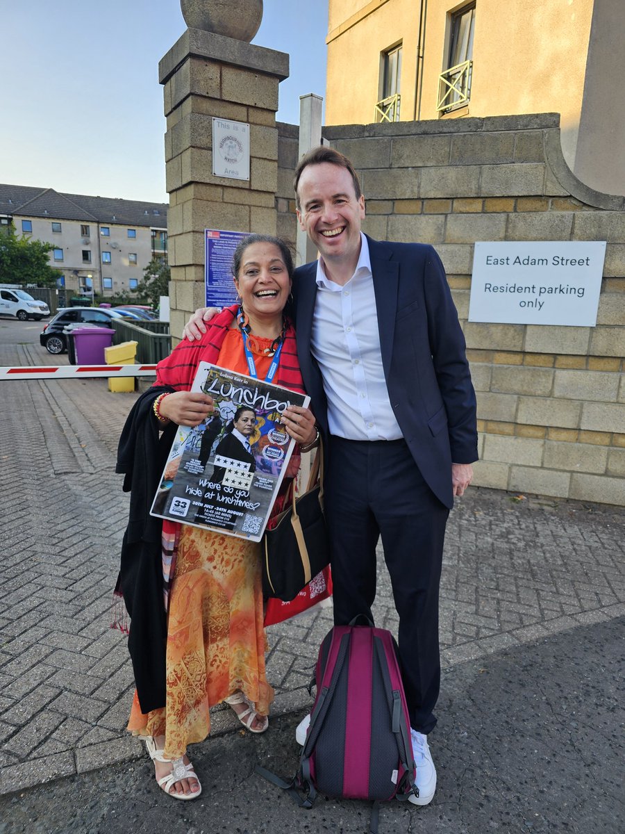 LubnaKerr's tweet image. It&apos;s was my favourite part of the day yesterday. Meeting the fabulous @mattforde.
Thank you for taking the time to talk to me.
Continued success. 
#Edinburgh  #Fringe