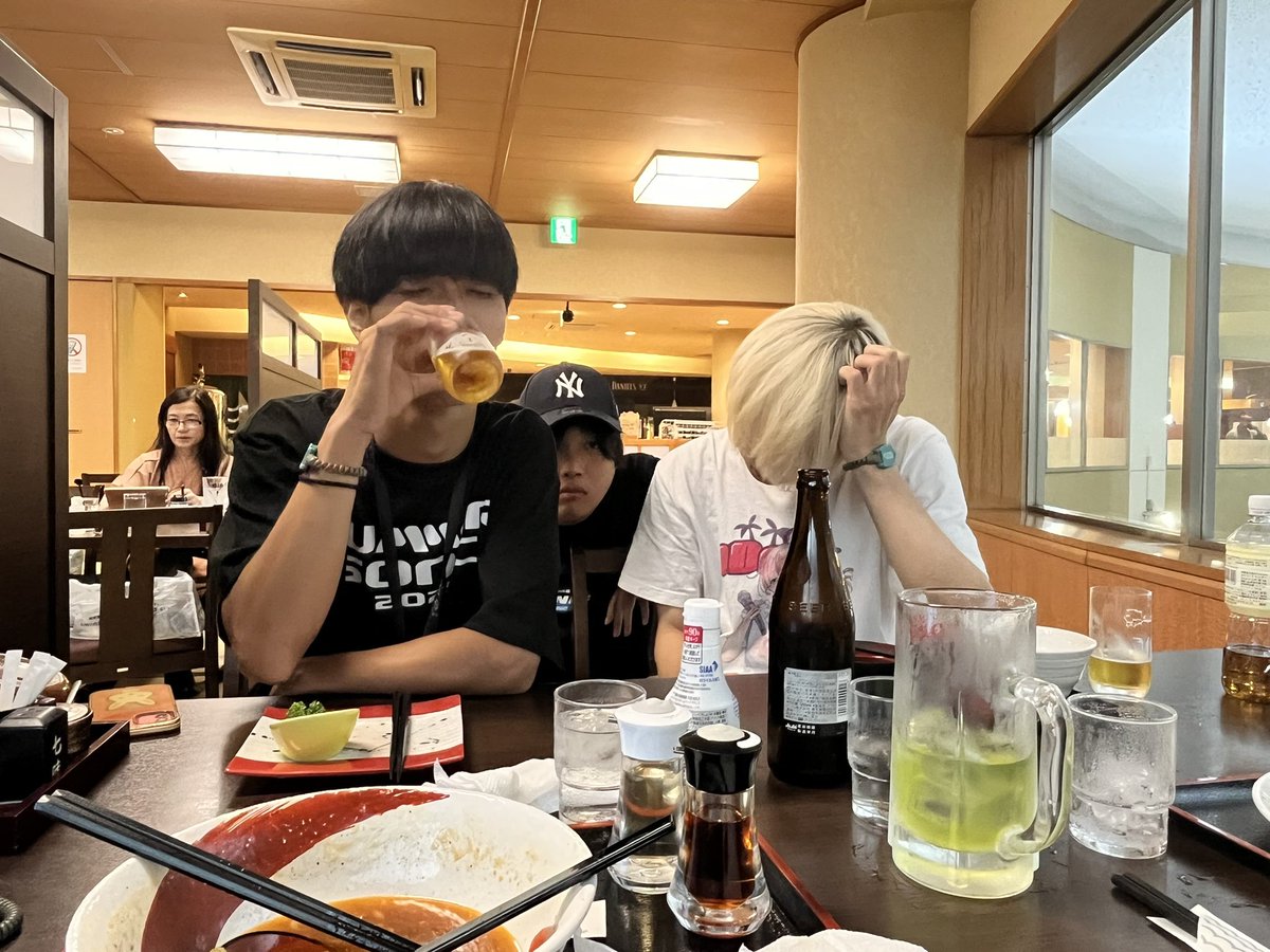 本当に仕事やめたの？ってよく聞かれるんですけど、本当にやめるために今戦ってます

このニートくんたちと昼間から温泉とプール行って満喫しちゃってます