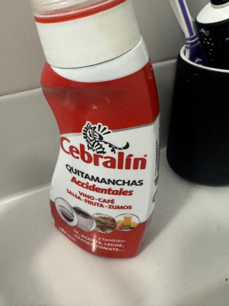 JulieB_79's tweet photo. @TheOfficialJVS I’m in my new holiday home in Competa. Heading back tomorrow and I know you’re a fan of Spainish cleaning products and have found this amazing stuff! But as my husband is driving back I can fit in more cleaning products, can you recommend any please? https://t.co/BZFUxoJ093