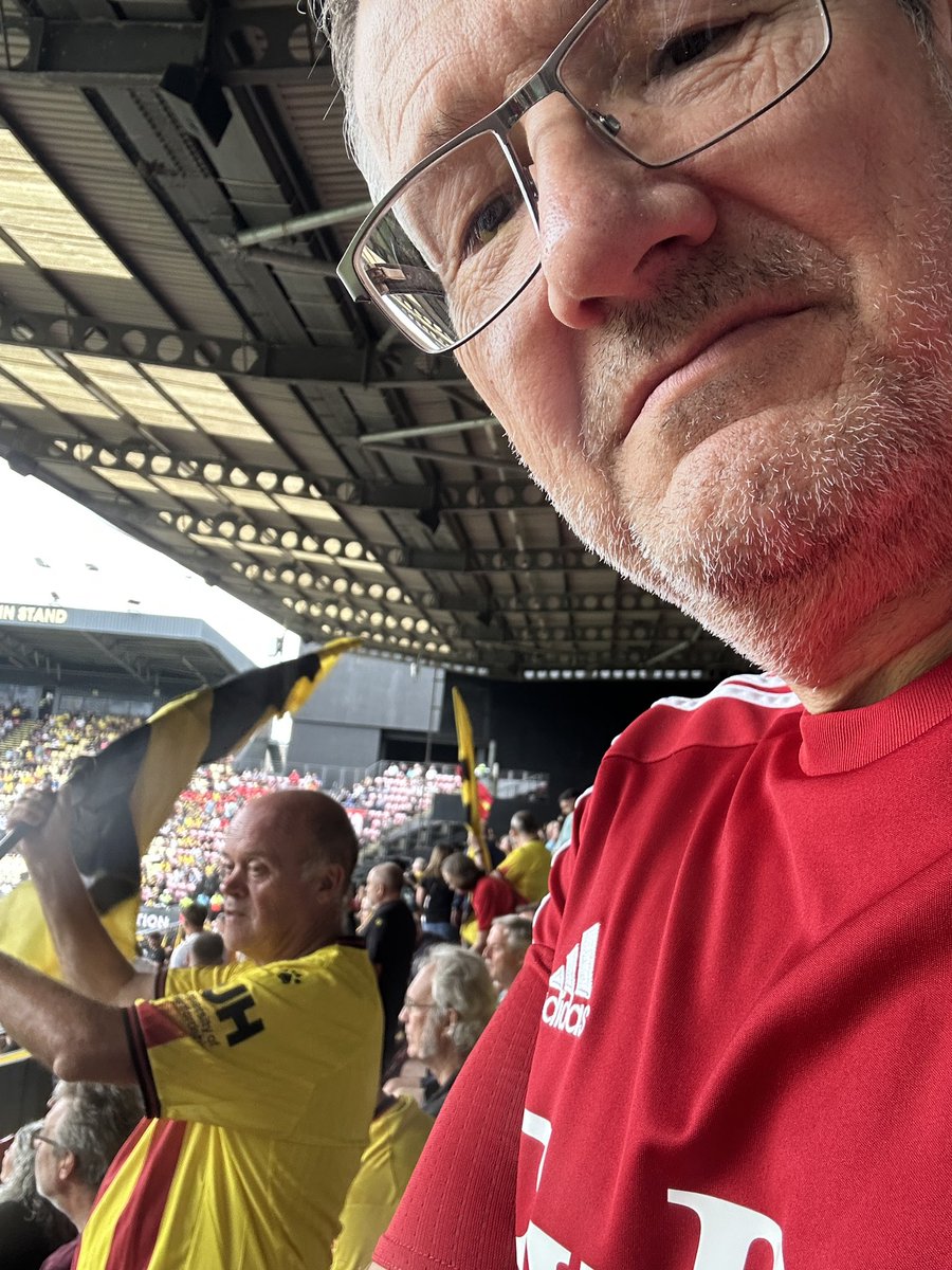 So <a href="/WatfordFC/">Watford Football Club</a> did the decent thing and gave “pwogwammes” Dave a season ticket…… next to me, disappeared at half time and never came back though. He was looking over at the 1881 the whole time so presume he wanted to feel young again and joined them. #watfordfc