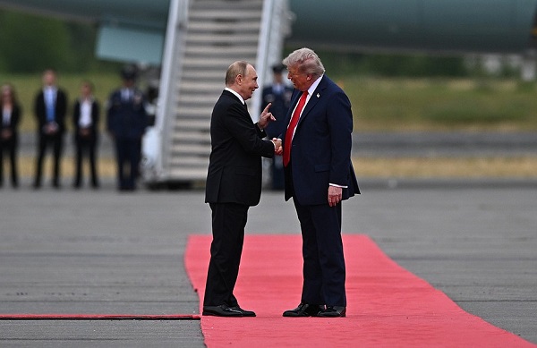 As India enjoyed a long weekend, Washington kept tightening the tariff screws—from steel and aluminium to e-commerce parcels. Section 232 duties expand today, “de minimis” ends on August 29, and tariff disputes under IEEPA and Section 301 intensify.

For India, risks remain, but