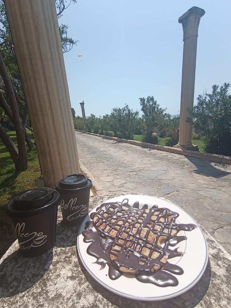 06sun0606's tweet photo. Günaydinlarrreeee🥞🌸🌴 https://t.co/1Tr4xWtvxc