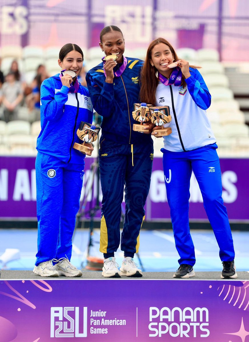 🥈🛼 Ivonne Nóchez conquistó medalla plata en los Juegos Panamericanos Junior al detener el cronómetro en 18.936 segundos en la final de la prueba 200 metros meta contra meta. 

Solo fue superada por la siete veces campeona mundial, Kollin Castro, de Colombia.  

📸 INDES